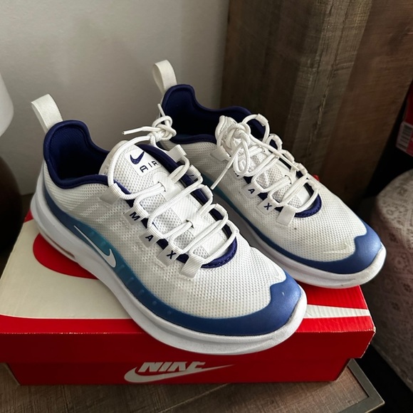 Nike Air Max Axis